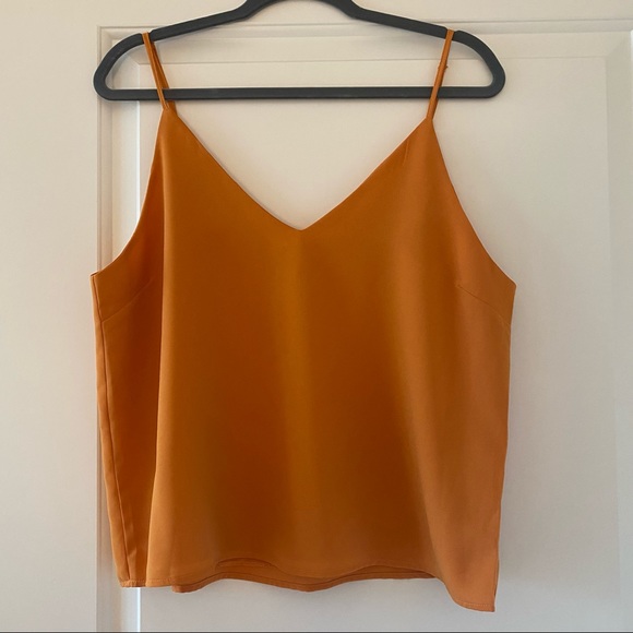 Tops - ⭐️ Lulu’s tank